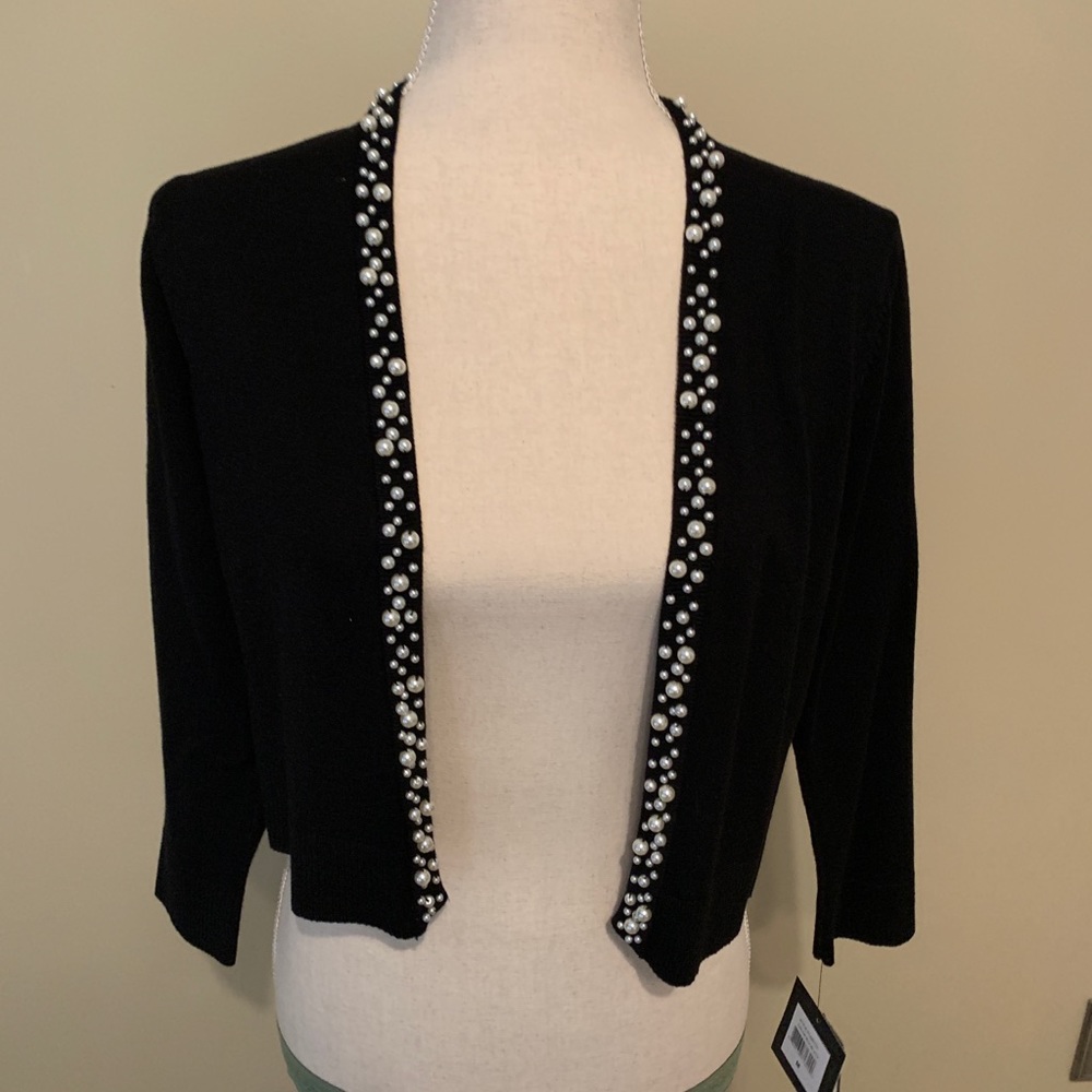 Cardigan with white pearls
